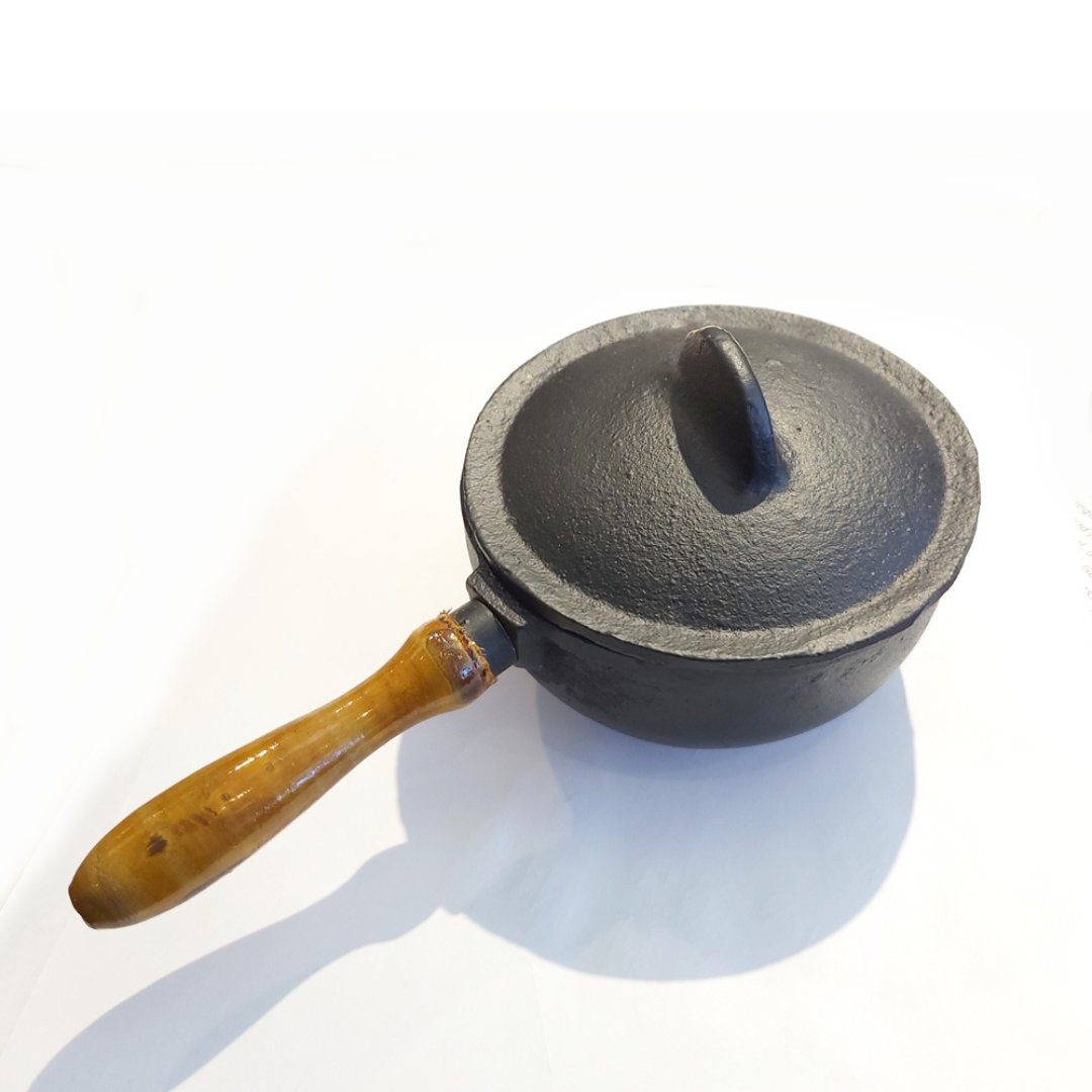 Cast Iron Cauldron with Lid & Wood Handle