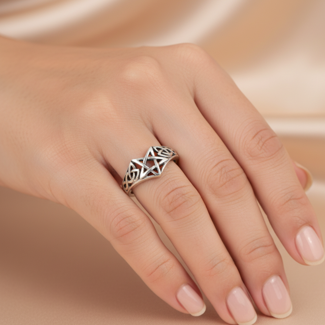 Celtic Pentacle Ring - Sz 9 - Sacred Symbol of Balance and Protection