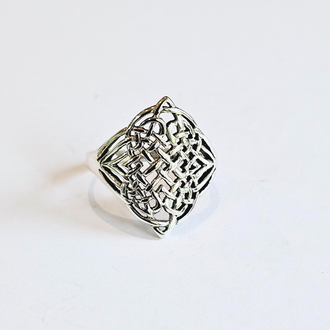 Celtic Knot Ring - Sz 9