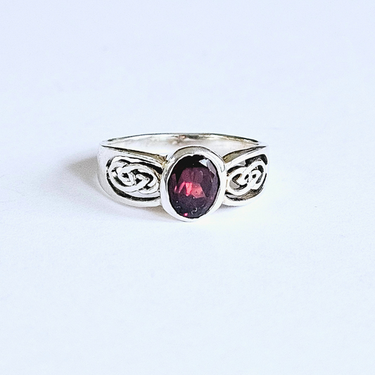 Garnet Celtic Knot Ring - Sz 8