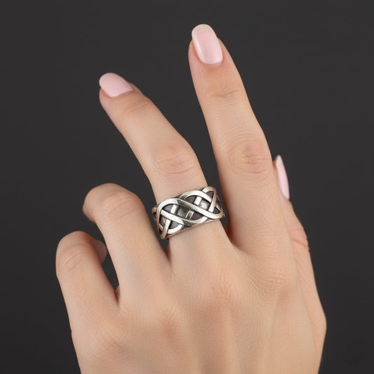 Silver Celtic Knot Ring - Sz 9 - Eternal Love