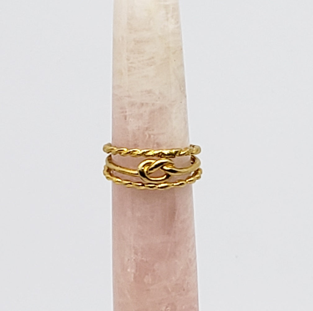 Brushed Gold Trio Ring 9 kt - Sz 7, 8